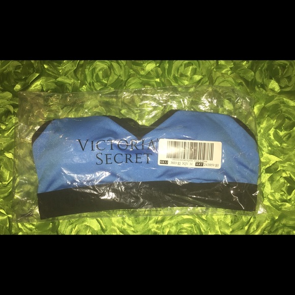 Victoria Secret’s Pink Sports Bra - Picture 2 of 4